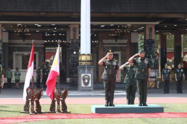 Kasad Jend TNI Dudung Abdurachman Terima Kunjungan…