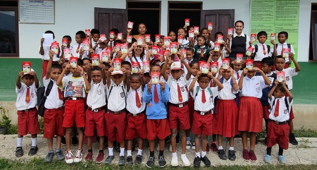 Donasi Joyko untuk lebih dari 500 sekolah di Kupang.