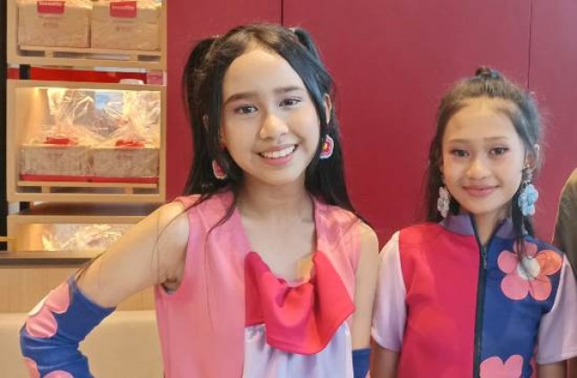 Remaja Cantik Arsya Dan Jovanka Masuk Dapur Rekaman…