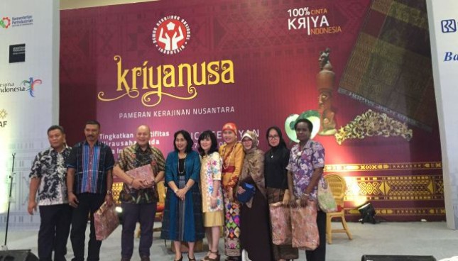 Deputi Bidang Pengembangan Sumber Daya Manusia Kementerian Koperasi dan UKM, Prakoso BS mengatakan hal tersebut dalam acara dalam acara PAMERAN KERAJINAN NUSANTARA KRIYANUSA 2017 yang bertempat di Jakarta Convention Centre, Jakarta (29/9). 