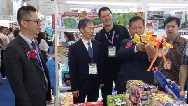 Mutjiadi lukas Chairman of Indonesia Toys Association di pembukaan pameran peraga ibu dan anak