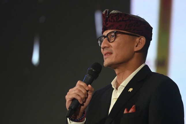  Menteri Pariwisata dan Ekonomi Kreatif (Menparekraf) Sandiaga Salahuddin Uno merekomendasikan Belitung sebagai destinasi post event trip bagi delegasi Konferensi Tingkat Tinggi (KTT) ke-43 ASEAN. (Foto: Antara) 