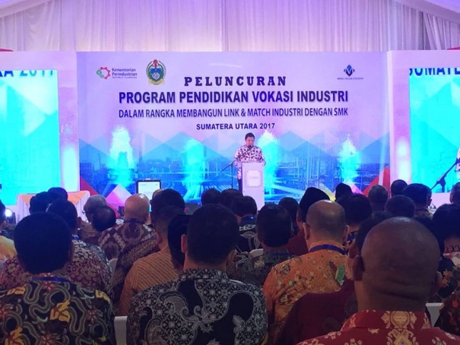 Menteri Perindustrian, Airlangga Hartarto dalam acara peluncuran pendidikan vokasi di Medan