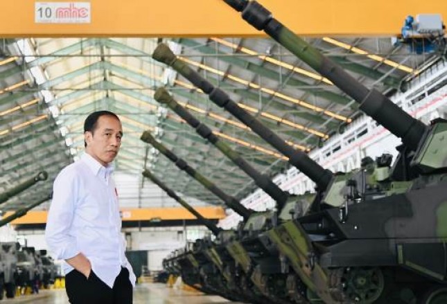 Presiden Jokowi Apresiasi Perkembangan Cepat PT Pindad Bandung