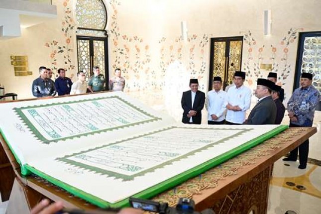 Presiden Jokowi Terima Mushaf Al-Quran