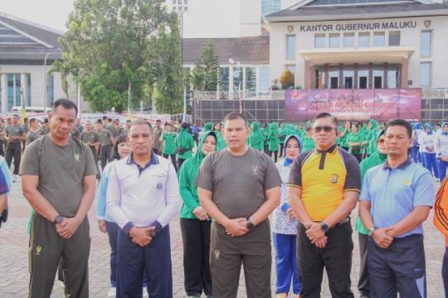 Danlantamal IX Bersama Pimpinan TNI-Polri Maluku Laksanakan Olahraga Bersama, Bhakti Sosial Kesehatan