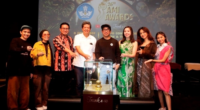 AMI Awards 2023 Hadirkan Piala Bertabur Berlian Untuk…