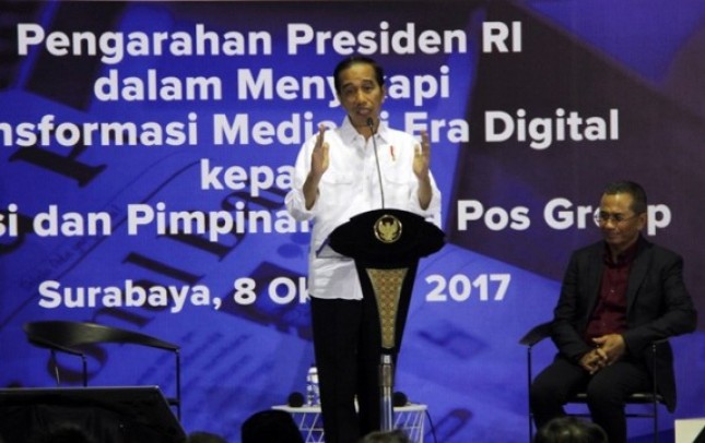 Presiden Jokowi bersama Mantan Menteri BUMN Dahlan Iskan (Dida Tenola/JawaPos.com)