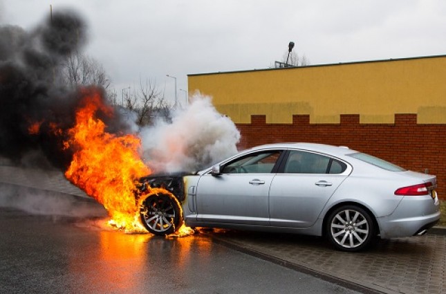 Mobil Kebakaran (Ilustrasi bakar mobil-Dokumentasi Lifepal)