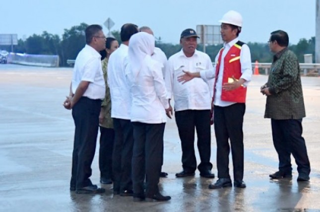 Presiden Jokowi Resmikan Jalan Tol Pertama di Sumatra Selatan (Foto Setpres)
