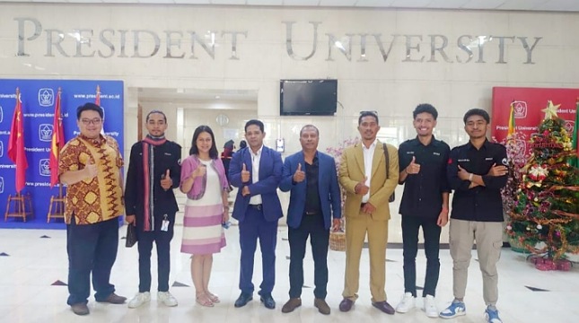 Atase Pendidikan Timor Leste Bagi Indonesia, Jaime Andre Simoes didampingi management President University saat melakukan kunjungan ke Presuniv