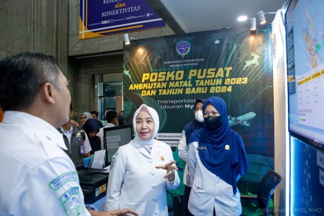 Kepala Badan Meteorologi, Klimatologi, dan Geofisika (BMKG) Dwikorita Karnawati meminta masyarakat mewaspadai potensi cuaca ekstrem selama periode Natal 2023 dan Tahun Baru 2024 (Nataru).