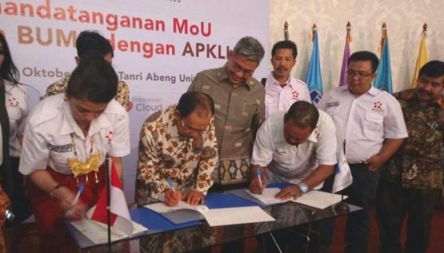 Ketua Umum APKLI dr Ali Mahsun M. Biomed dengan DR. Tanri Abeng, MBA. (BUMRA), dan RA. Ayla Dewi Anggraeni, MBA. (Property Consultant Ayla and Assosiate).