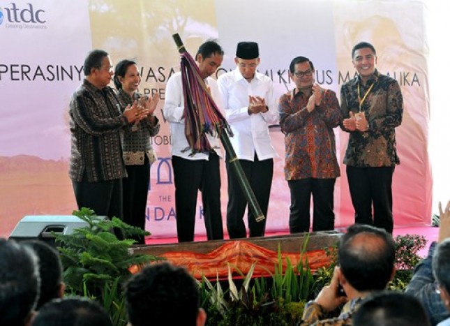 Presiden Jokowi meresmikan beroperasinya KEK Pariwisata Mandalika, di Pantai Kuta NTB (20/10) siang. (Foto: Rahmat/Humas)