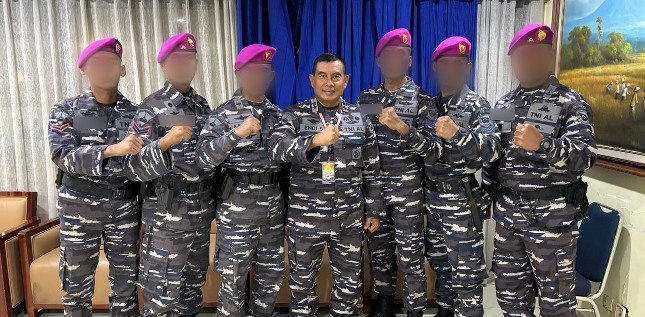 Satgas Marinir “Gobang” Pemtas Mobile RI-PNG TA 2023 Terima Penghargaan dari KASAL