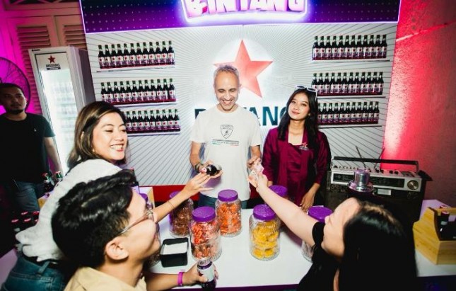 Keseruan acara Berdendang Bareng Bintang Anggur Merah.