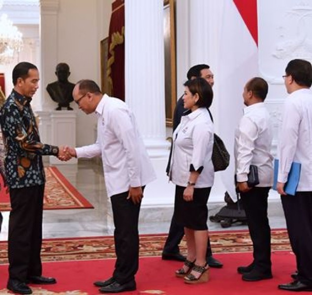 Presiden Jokowi bersama Ketua Umum Kadin Rosan Roeslani (Foto Setkab)