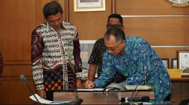 Penandatanganan PKS antara PT. Pupuk Kaltim Kalimantan Timur (Pupuk Kaltim) dengan Balai Taman Nasional (TN) Kutai