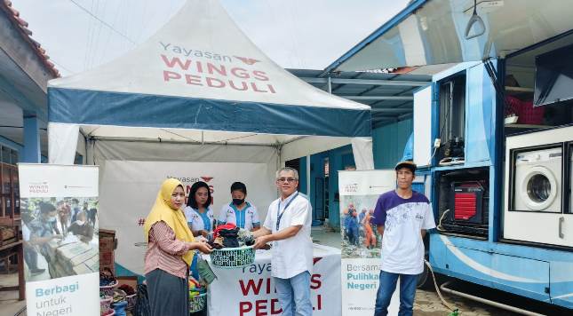Yayasan WINGS Peduli Donasikan Sejumlah Bantuan bagi Korban Banjir Cirebon