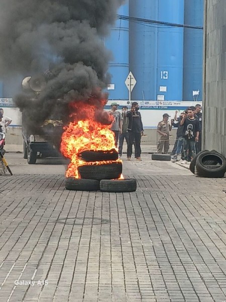 DEMO ANARKIS YANG DILAKUKAN DI KANTOR PUSAT BTN