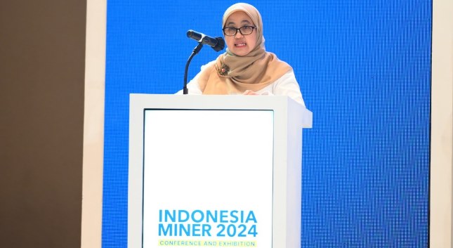 Dr. Lana Saria S.Si., M.Si, Senior Advisor for Natural Resources Economics, Kementerian Energi dan Sumber Daya Mineral, Indonesia di Pembukaan Indonesia Miner 2024.