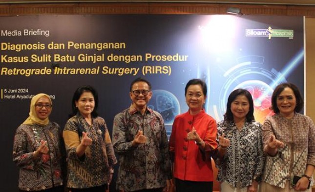 Siloam Hospitals ASRI: Mengatasi Kasus Batu Ginjal yang Sulit dengan Retrograde Intrarenal Surgery (RIRS)