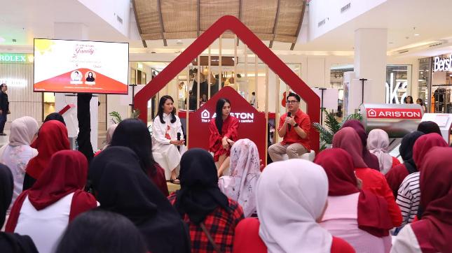 Talkshow "Comfort Home, Happy Family" dalam gelaran Ariston goes to Bandung Exhibition.