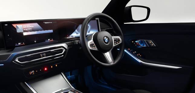 BMW Indonesia Luncurkan New BMW Seri 3 Touring: Semakin Dinamis, Performa Tinggi, dan Inovasi Digital BMW Connected Drive.