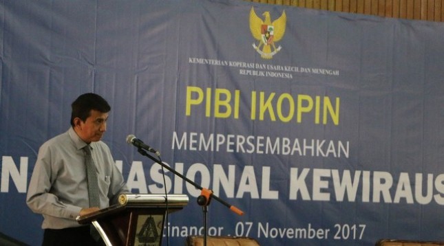 Pekan Kewirausahaaan Nasional (PKN) bagi mahasiswa, Pusat Inkubator Bisnis & Kewirausahaan Ikopin (PIBI) akan menjadikan PKN sebagai agenda rutin. PKN yang digelar 7 November lalu di kampus IKOPIN Jatinangor Bandung