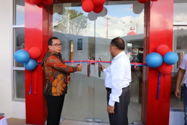 Sestama Perpusnas Joko Santoso dan Bupati Malaka Simon Nahak, meresmikan Gedung Layanan Perpustakaan Daerah Kabupaten Malaka, Nusa Tenggara Timur (NTT).