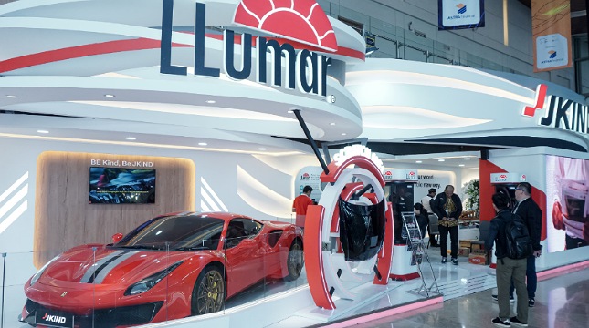LLumar