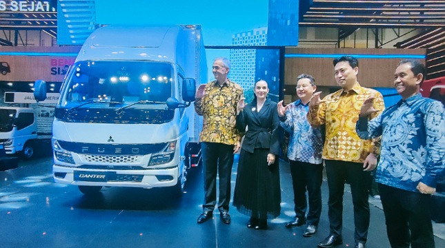 Peluncuran eCanter di ajang GIIAS 2024 (Foto: Ridwan/Industry.co.id)