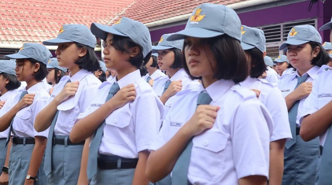 Siswa SMA Kristen Binsus Tomohon