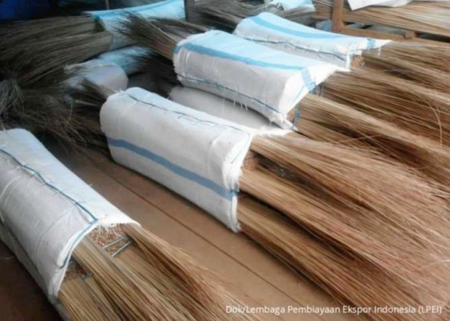 Produk Lidi Hasil Limbah Sawit