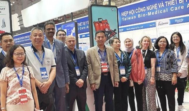 ASPAKI, HIPELKI dan Enam Perusahaan Industri kesehatan RI ‘Mejeng’ di Viet Nam Medipharm Expo 2024