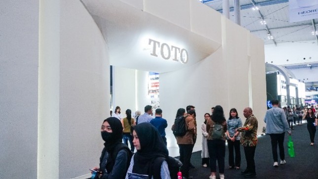 TOTO hadir di sebuah pameran IndoBuildTech