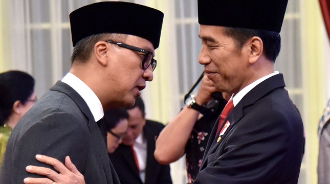 Menteri Perindustrian Agus Gumiwang Kartasasmita dan Presiden Joko Widodo (dok. Setpres)