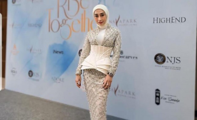 Dokter Reza Gladys pendiri Glafidsya Skincare dan Glafidsya Aesthetic Clinic di acara Beautyfest Asia 2024.