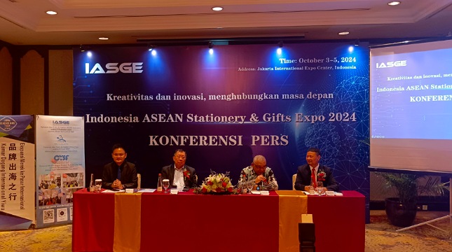 Konferensi pers Pameran Peralatan Alat Tulis dan Souvenir Indonesia ASEAN (IASGE)