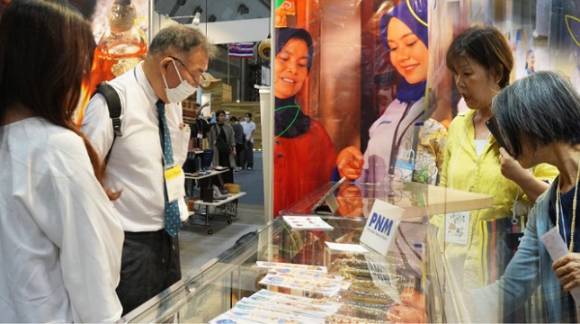 Produk nasabah Mekaar PNM di ajang Tokyo Gift Show
