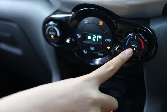 Tips Roojai - Cara Merawat AC Mobil Agar Selalu Dingin