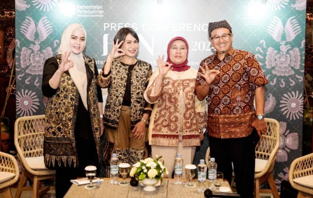 Pacu Kinerja Industri Padat Karya, Kemenperin-YBI Populerkan Bangga Berbatik