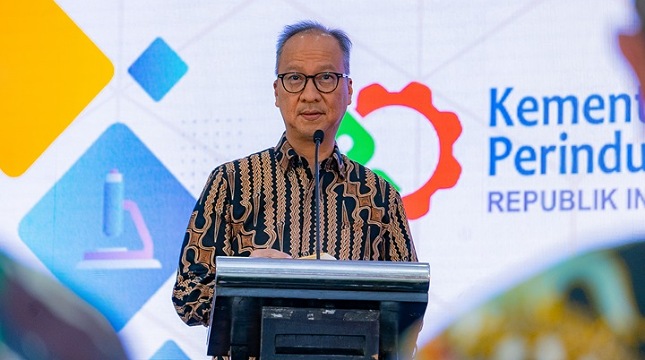 Menteri Perindustrian Agus Gumiwang Kartasasmita