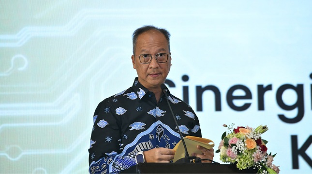 Menteri Perindustrian Agus Gumiwang Kartasasmita