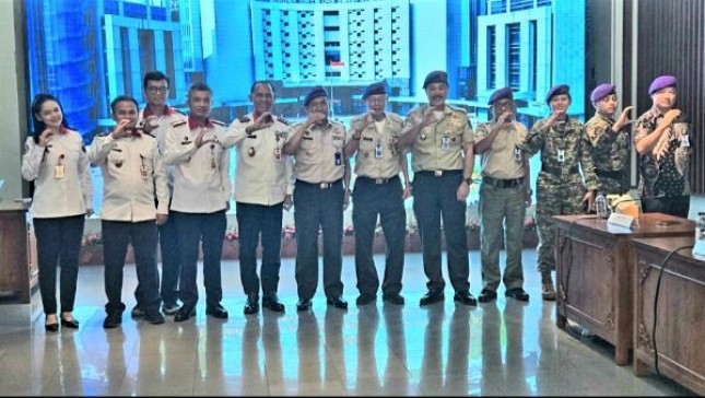 Deputy Operasi BSSN Mayjen TNI D. Pakel (lima dari kiri) dan Ketua PP Korps Menwa Indonesia Mayjen TNI ( Purn ) Jan Pieter Ate MBus. MA (enam dari kiri)