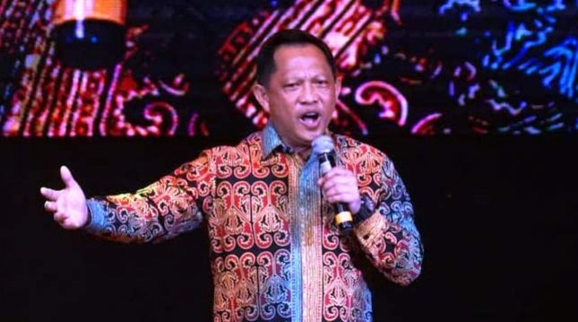 Kapolri Tito Karnavian Ikut Menyanyi Dalam Konser Mengenang Benny Pandjaitan-Panbers