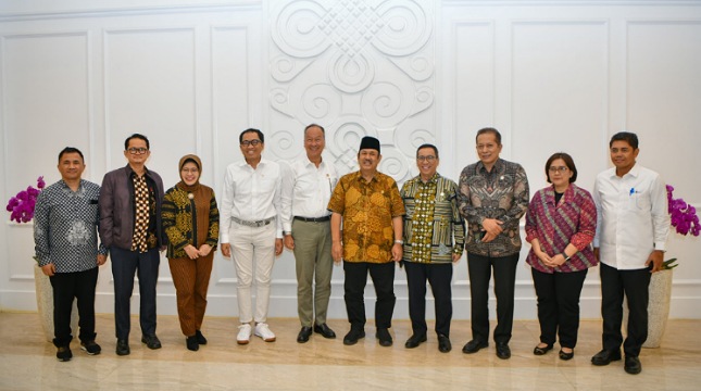 Pertemuan Menteri Perindustrian Agus Gumiwang Kartasasmita dengan Menteri PPN/Kepala Bappenas Prof. Rachmat Pambudy