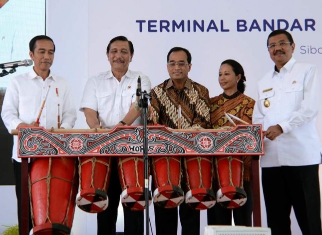 Presiden Jokowi Meresmikan Bandara internasional Silangit Medan
