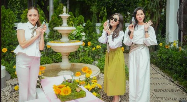 PRSY Parisya Skincare meluncurkan PRSY Zam Zam Glass Face Serum.