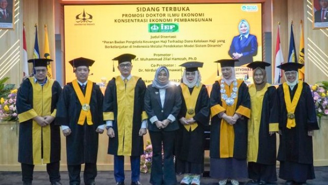 Raih Gelar Doktor Ekonomi, Anggota BPKH Sulistyowati Ungkap Kunci Keberlanjutan Dana Haji